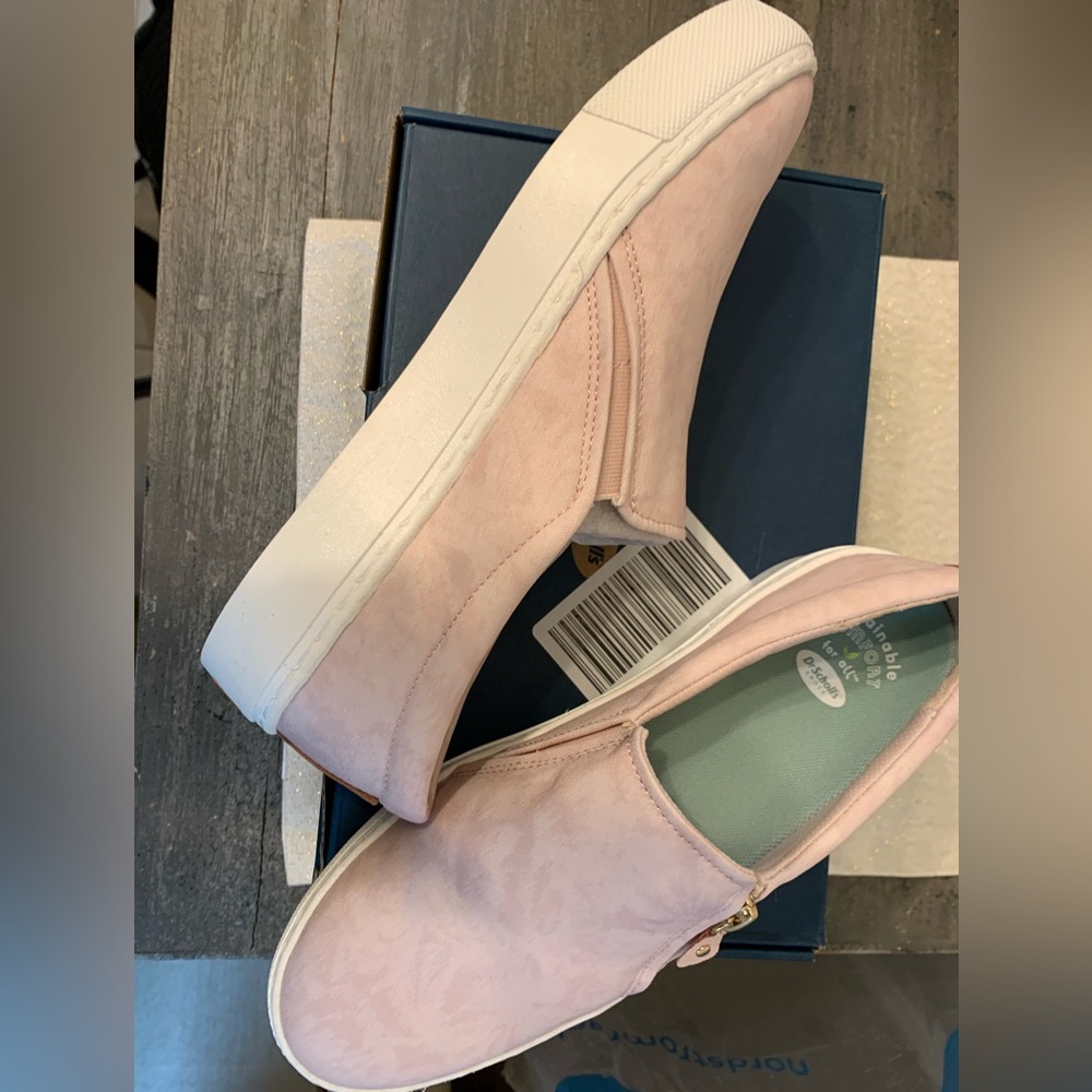 Women’s sneaker, slip on with side zipper accent